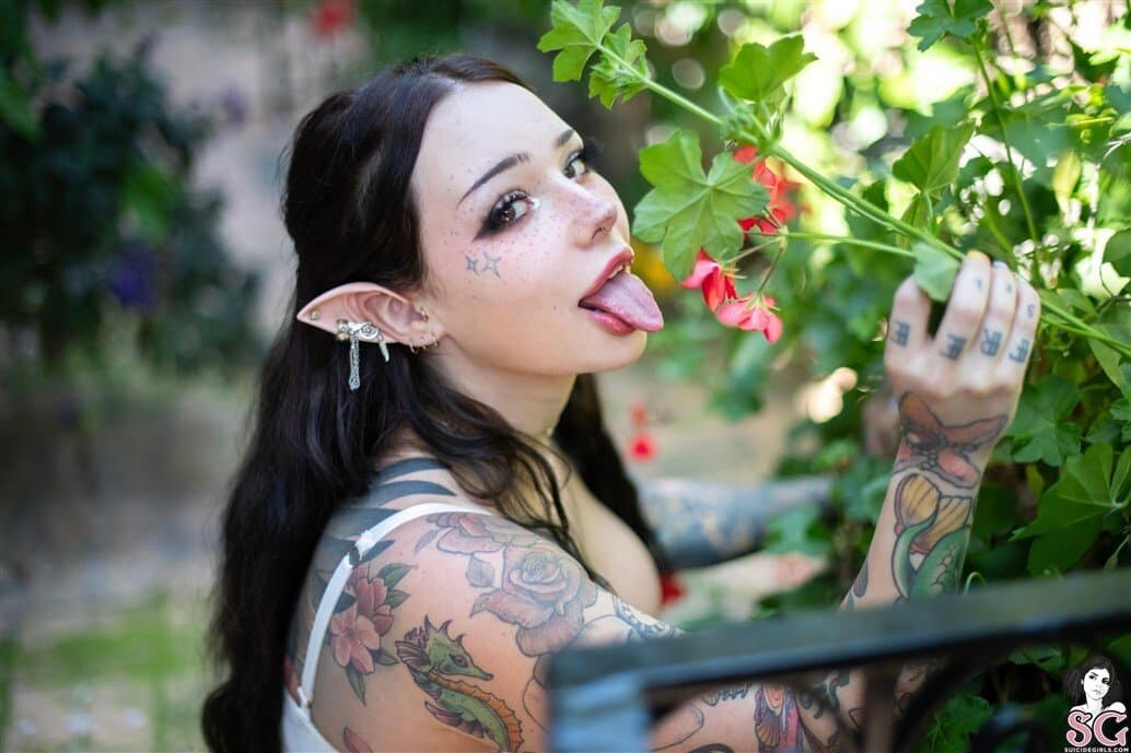 Juneeberri- Fae Fantasy (Suicide Girls)
