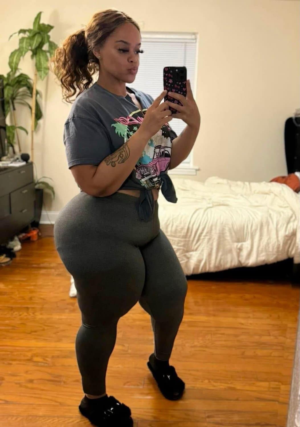 THICK CURVY EBONY BIG BOOTY