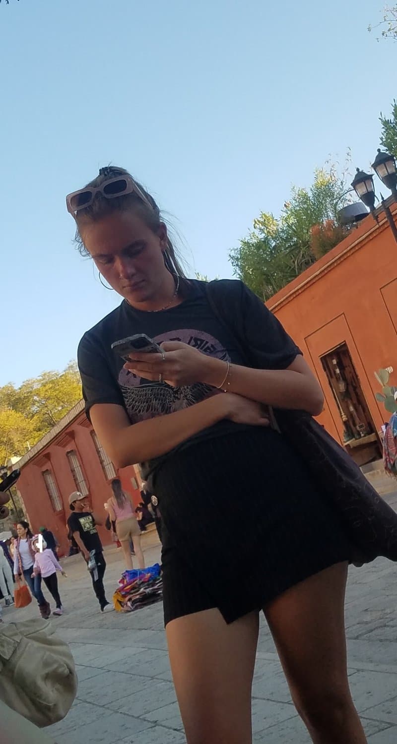 2 friends, blonde and brunette, in shorts, nice legs