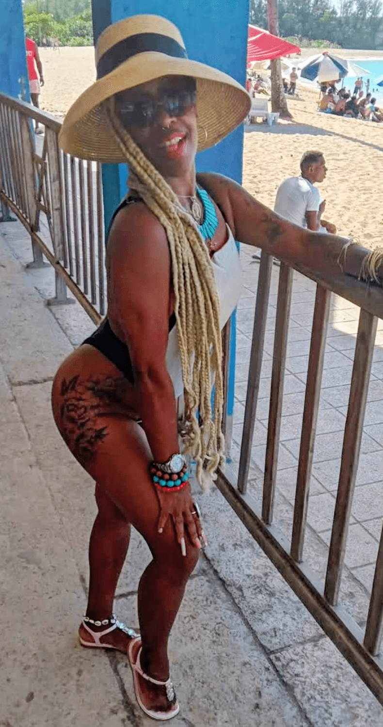 TANIA REYES ROMERO PROSTITUTA CUBANA DE LAS MAS CARAS DE LA ISLA  PERO MUY RECOMENDADA MAMA MUY RICO