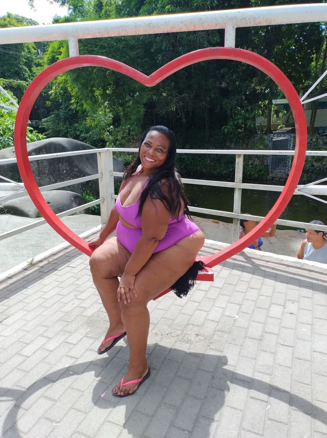 Click to view full size LATINA THICK JUICY CHUNKY SSBBW BIG ASS BOOTY