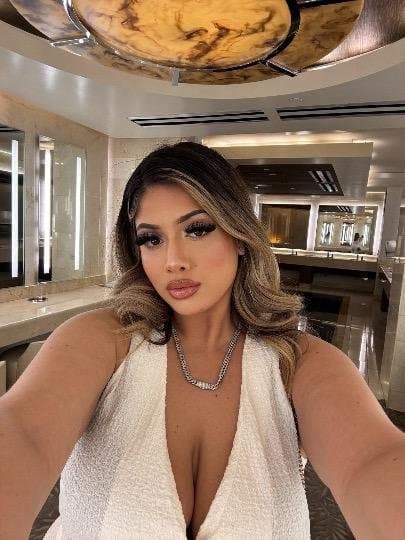 26 year old bust escort Amora that I f yesterday