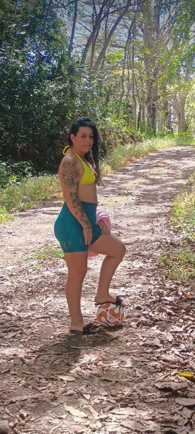 Click to view full size Esta puta me vende contenido exclusivo?maría