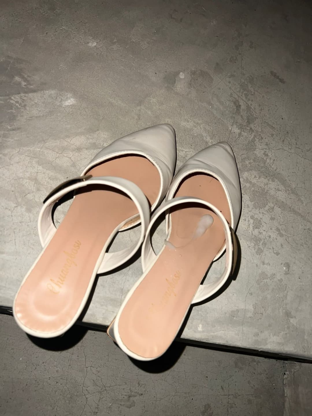 Asian feet / shoes & socks