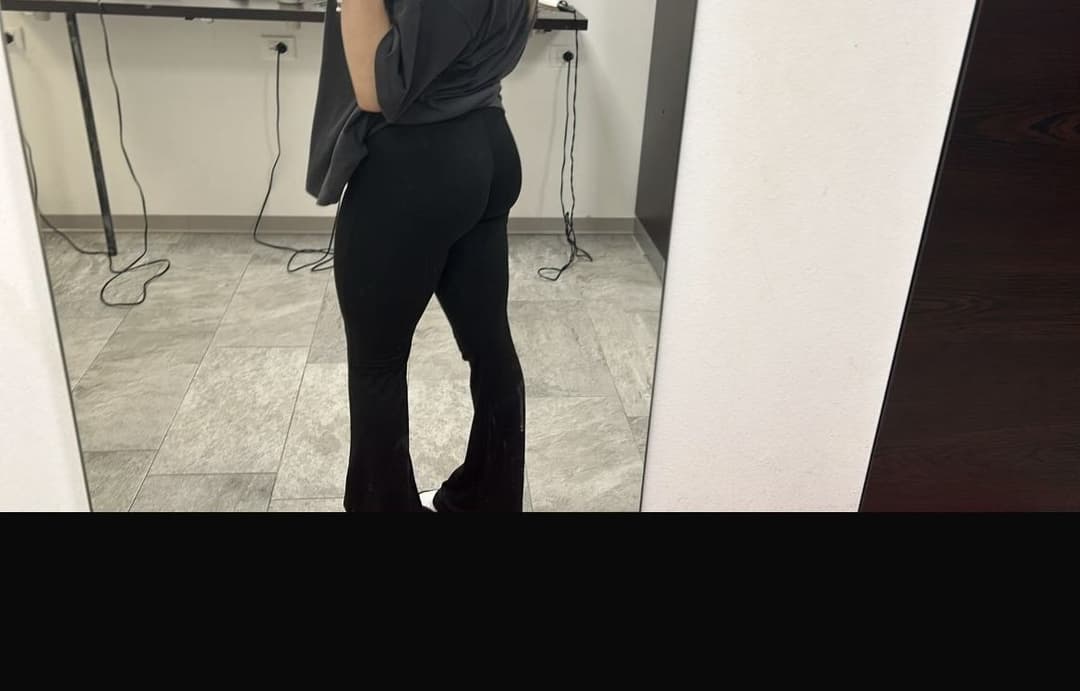 My 18y girlfriend innie pussy