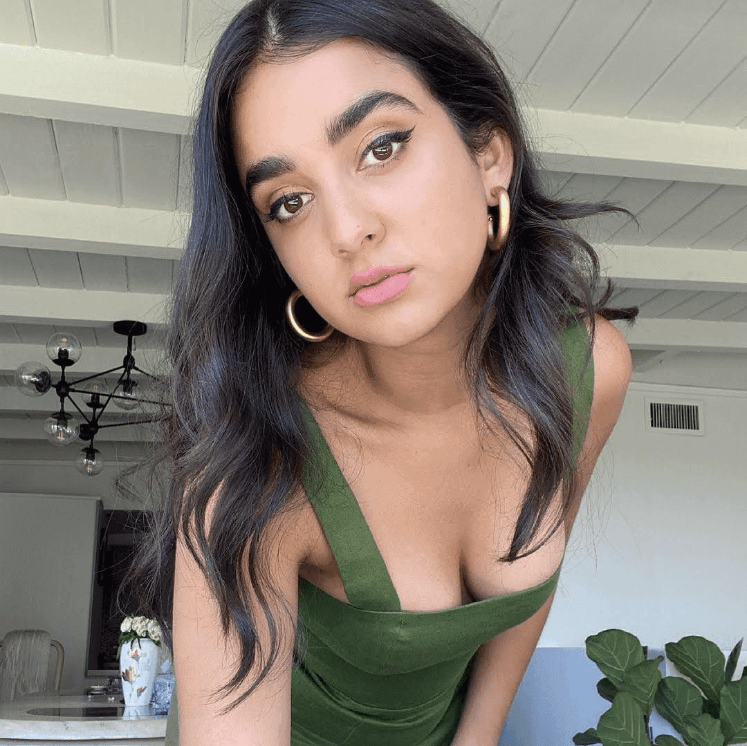 Geraldine Viswanathan - Curvy, Big Tittied Australian Babe