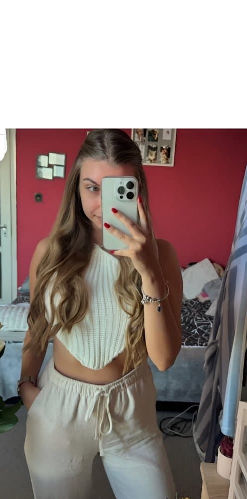 [kik] shsjebbd pretty ex needs someone to take care of her needs of getting pounded and fucked hard