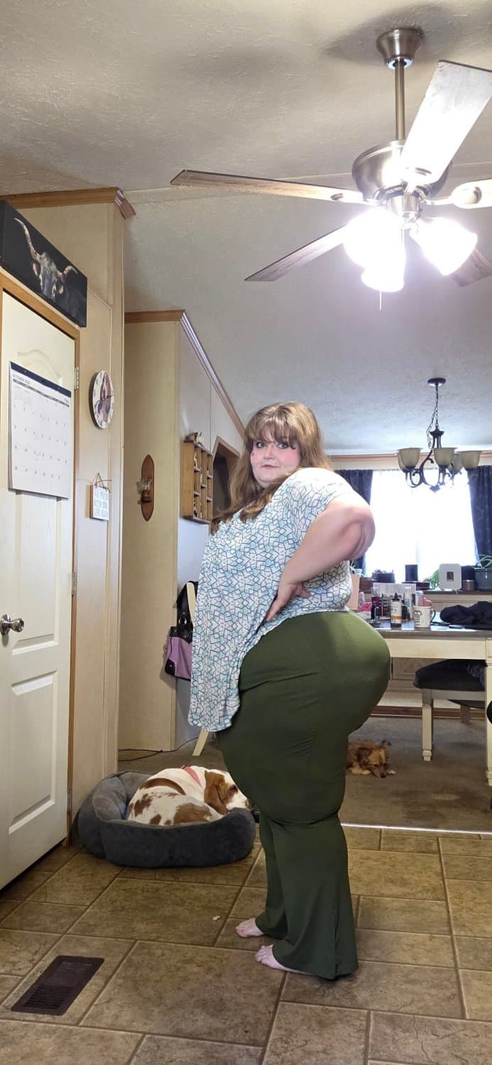 MASSIVE HUGE PAWG SSBBW BBW HUGE THICK BIG ASS GOONER MATERIAL