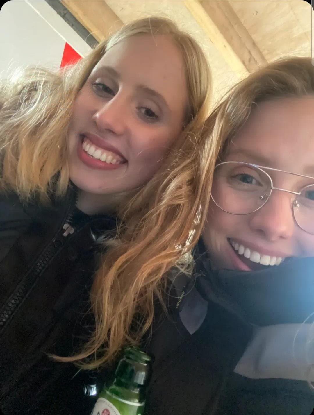 Lets perv and wank to my nerdy classmate/bestfriend anouk or to her twin sister sanne with no limits