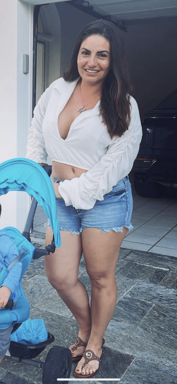 Floridia Spanish milf Mafe Gordon