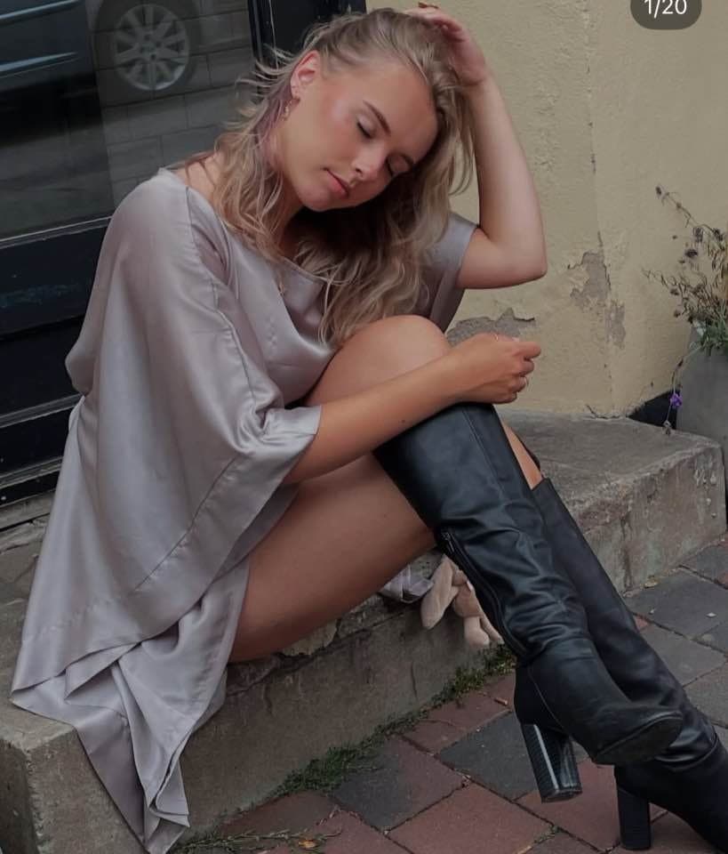 Elina 20 sweden ( no nudes ?)