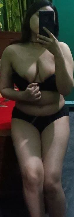 Sweet desi girl sucking her bf and pissing for him