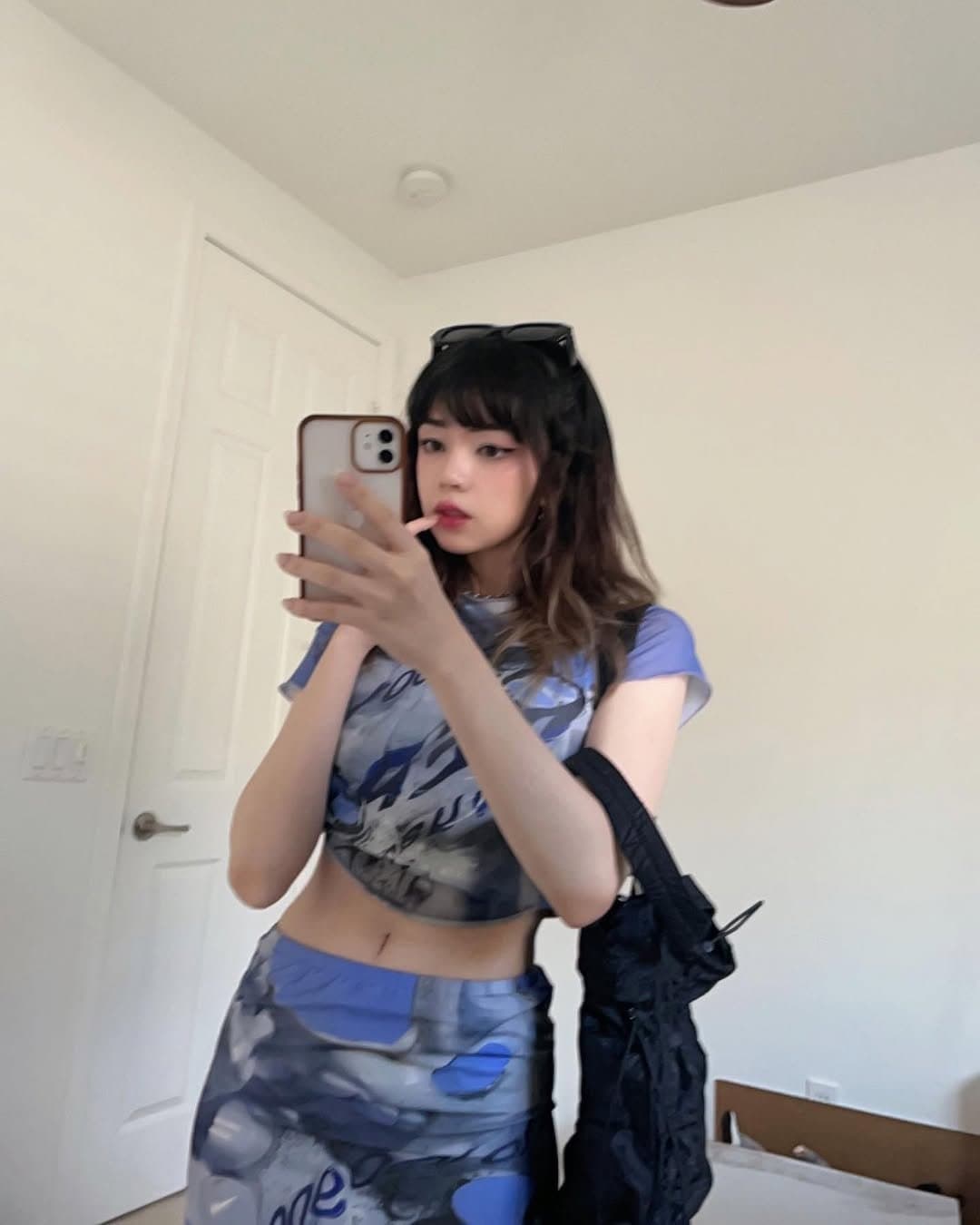 Gorgeous Japanese influencer Chelsea Misa giving head [insta: chelsea.misa]