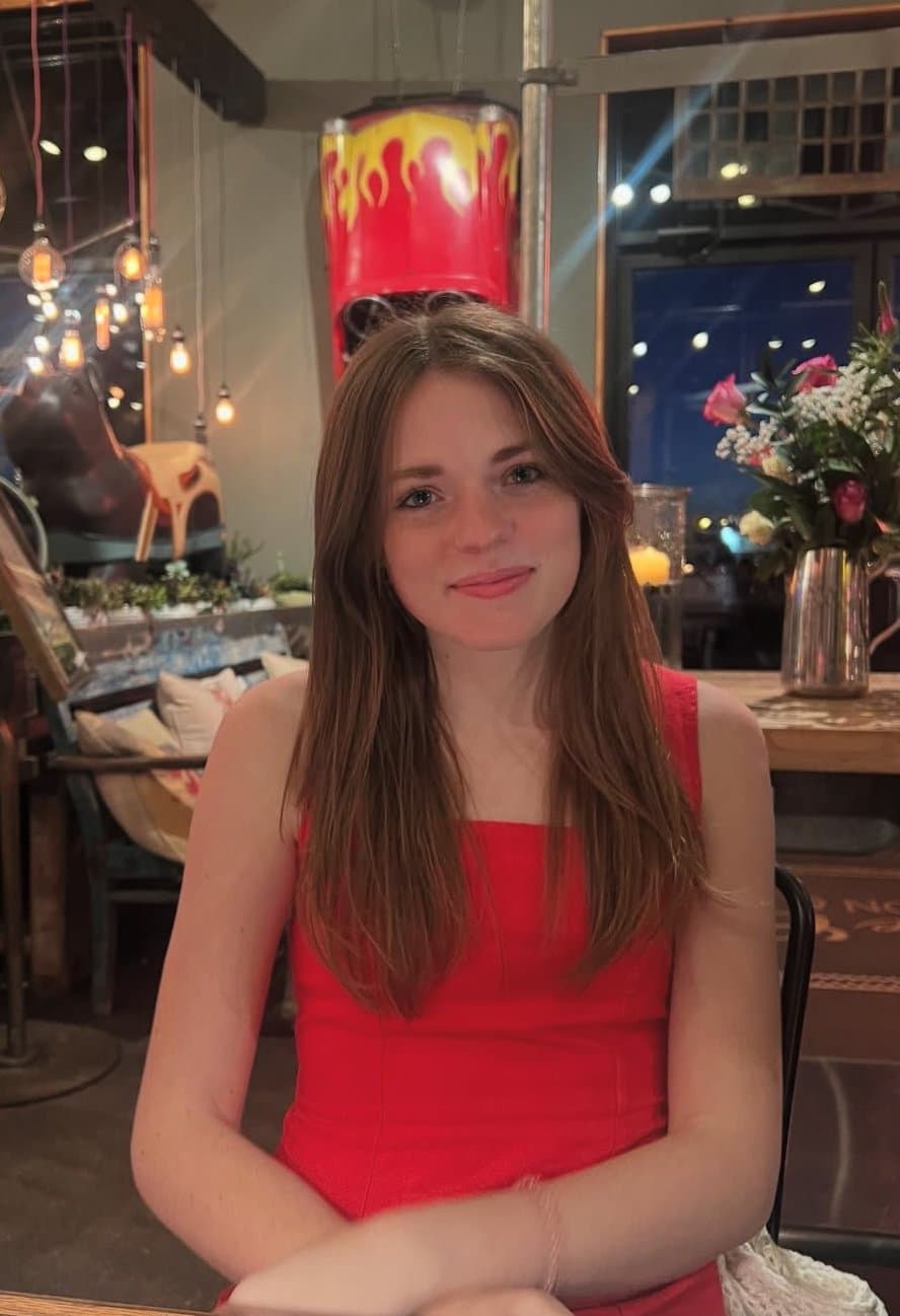 Feeding my irls like and comment if i should post snaps bereals and tiktoks more and dm to see more