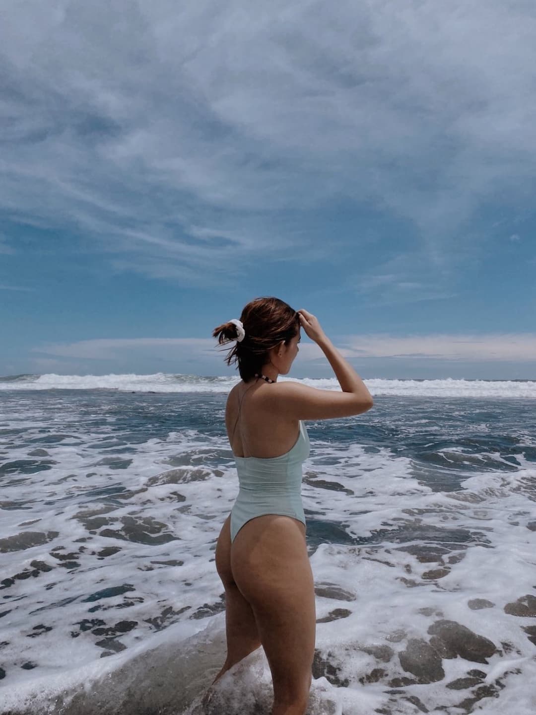 White girl latina good tits and good ass. She lo es show her white ass. (no nude)