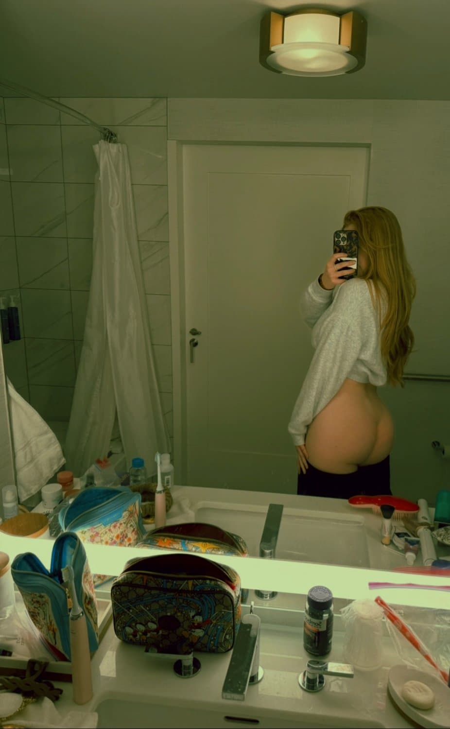 Loira sugar baby mostra suas enormes tetas brancas ;  sugar baby big white tits bbw, blonde