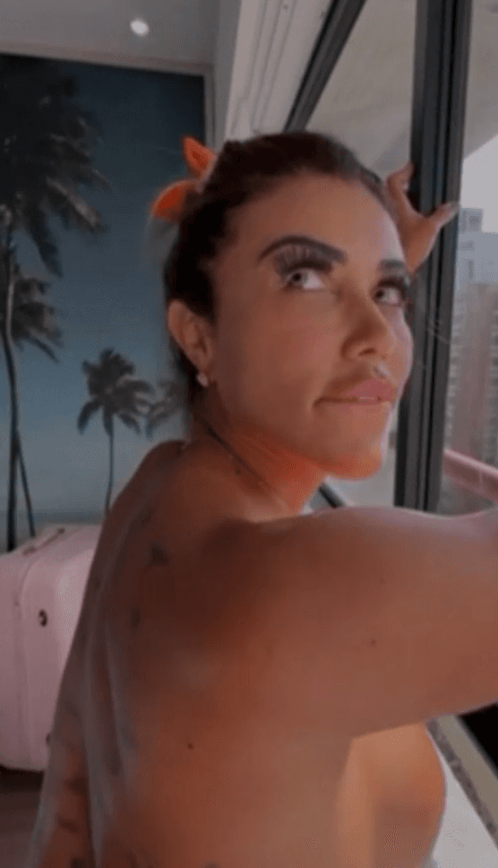 Hot slut invited stranger for coffe and gave him dessert instead