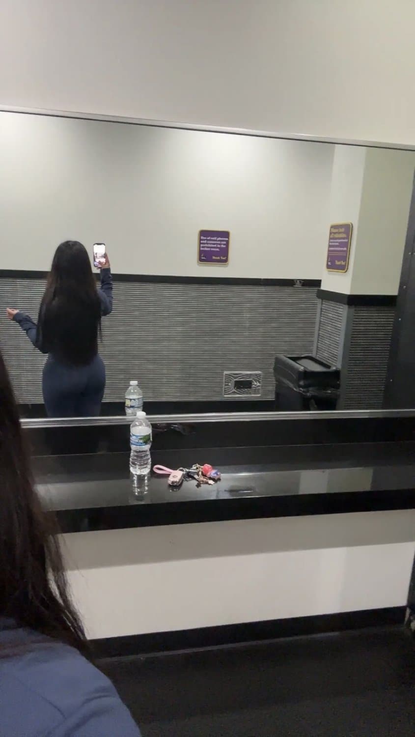 She used to fuck for weed lol 23 year old slut is a single mom from Chicago. I miss her footjobs