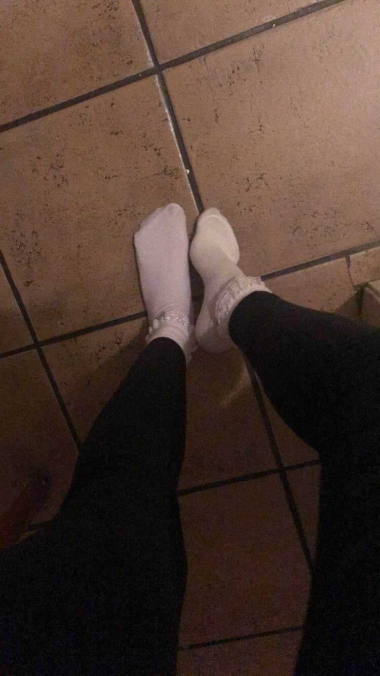 Sexy slut wants to be kidnapped, strangled, and taken advantage of!