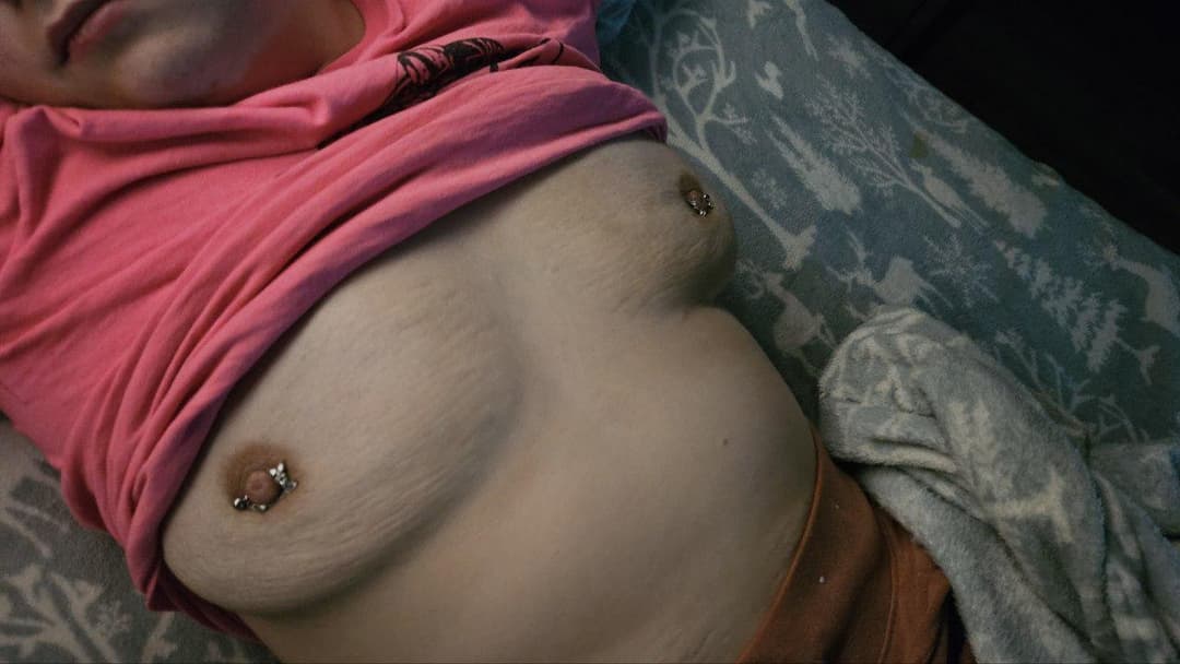 Looking for guys to post her pics and share her pics with other guys!