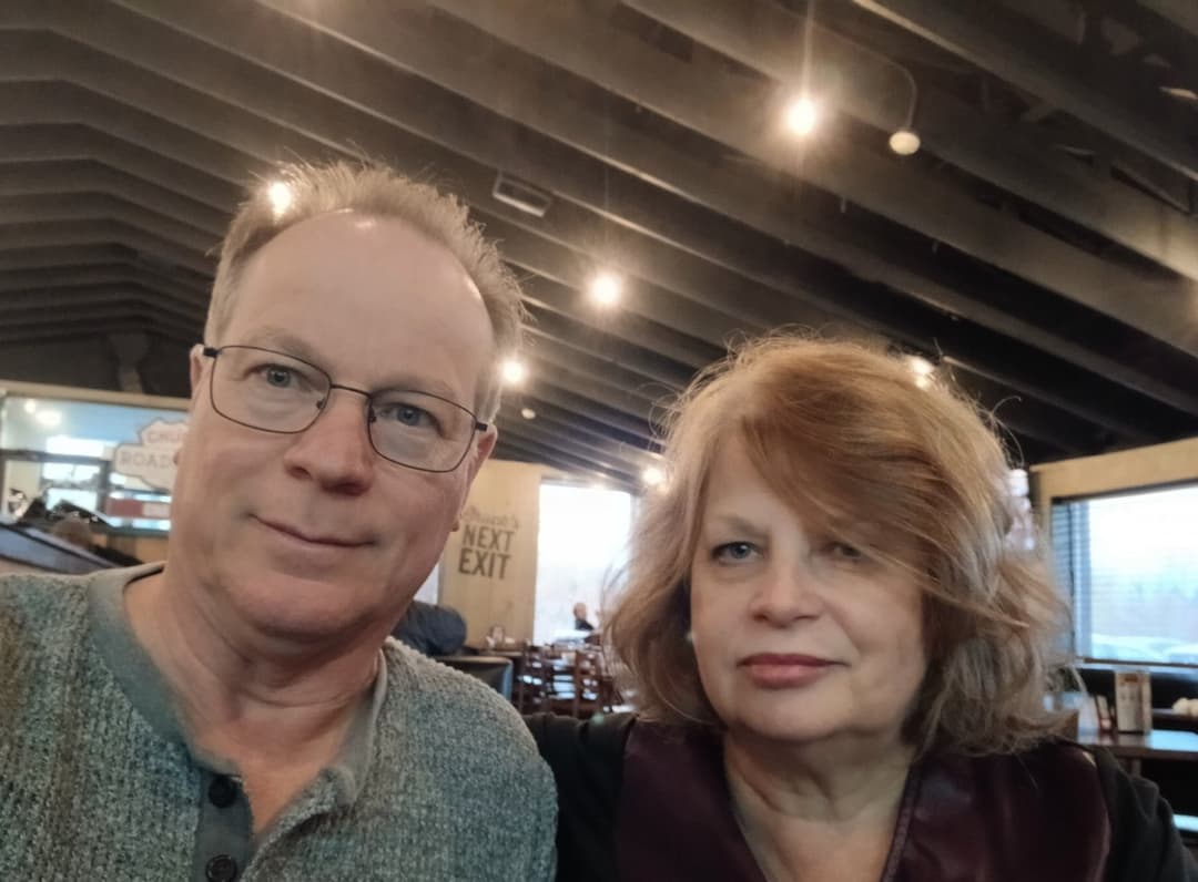 Chatham-Kent Ontario. Married milf flashing the younger guys. Robin. Hubby clueless lol