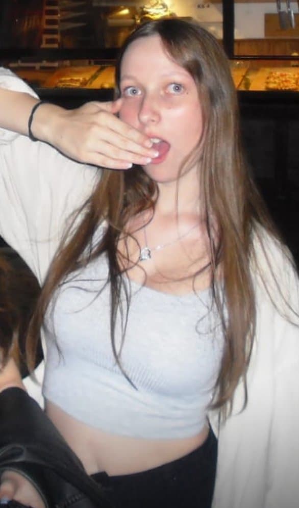 German Onlyfans newcomer Teen! Nudes! She just started comment and dm for her content!!