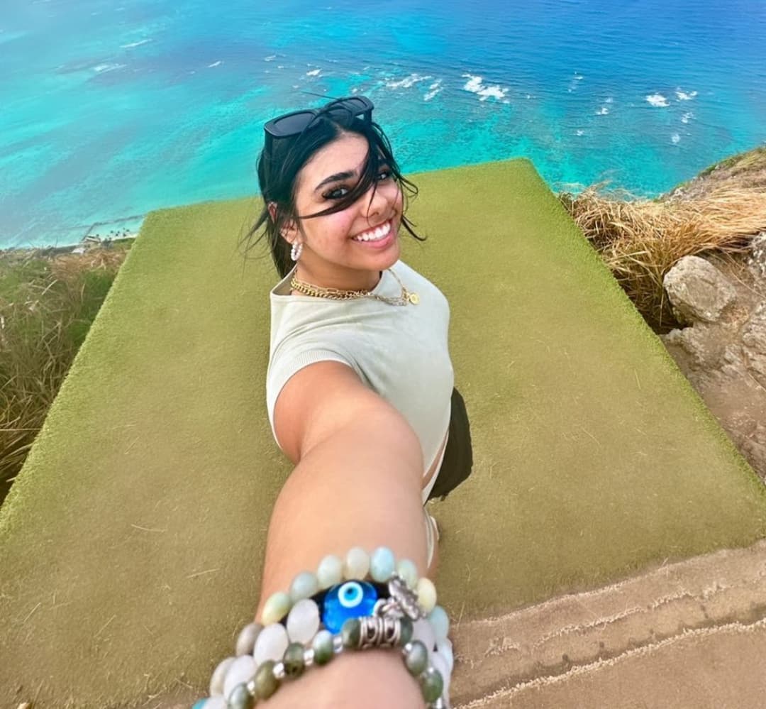 Click to view full size Pt3: Desi / Iranian girl