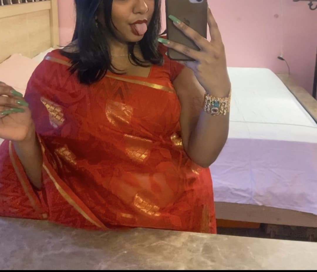 BUSTY INDIAN GIRLFRIEND LOVES WHITE COCK