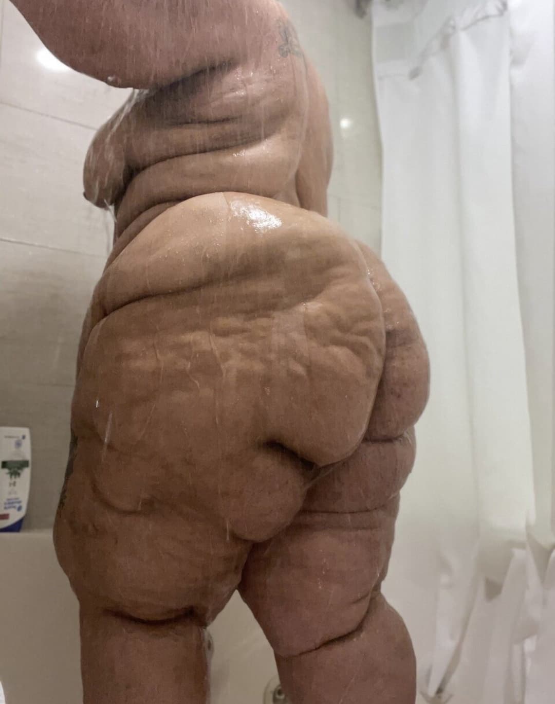 Deep ass crack goon Bbw