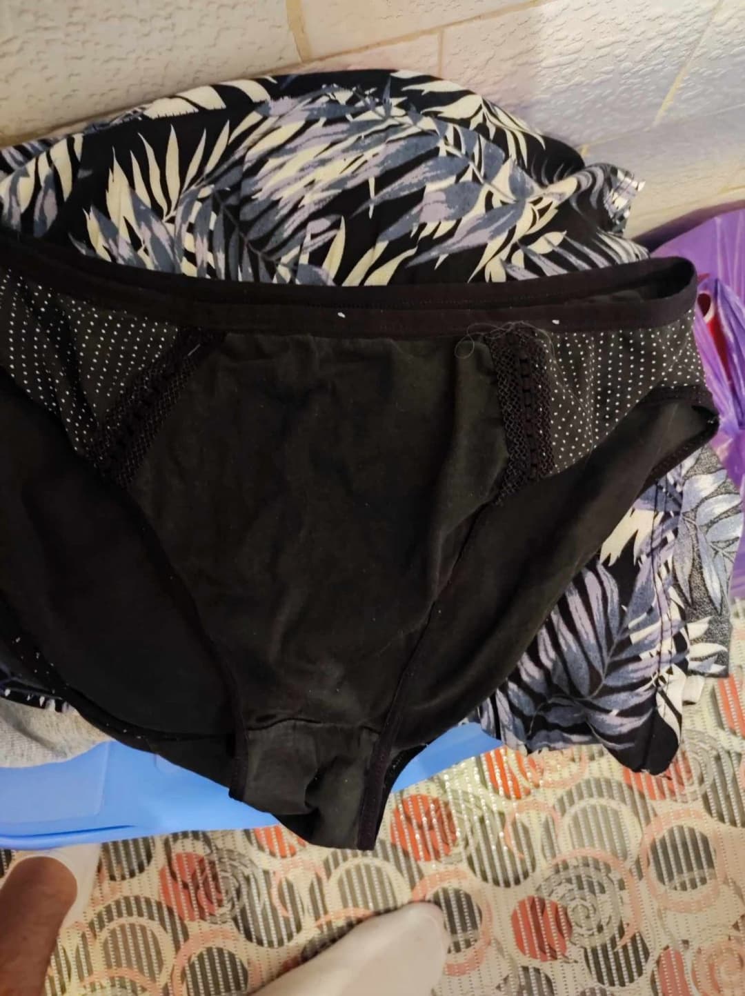 Mom dirty black panties