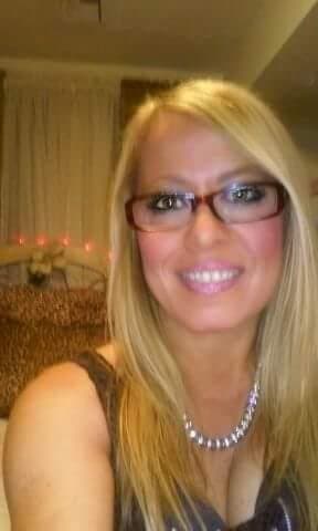 Sexy wife legs , mature white milf mom