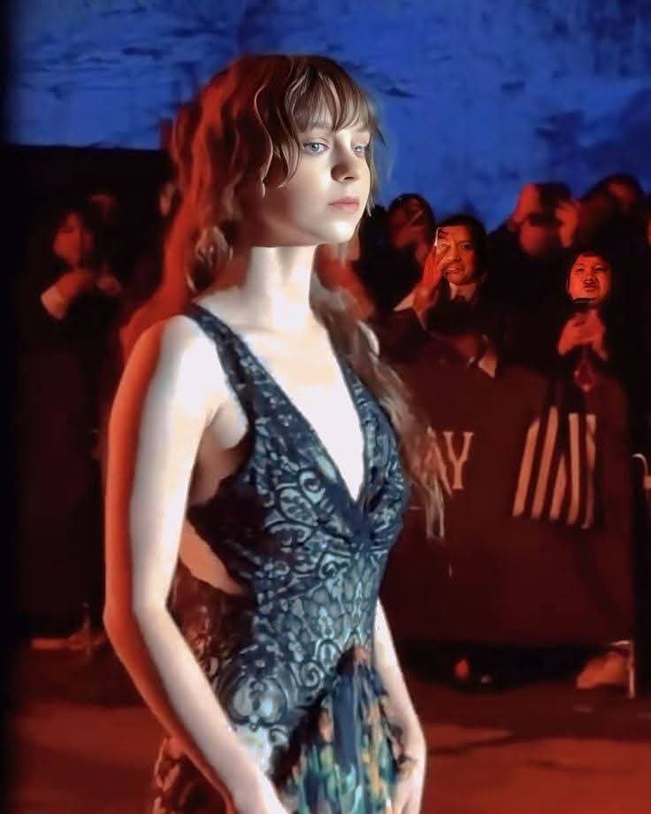 Emma  Myers cute , gorgeous...Emma very sexy !!!