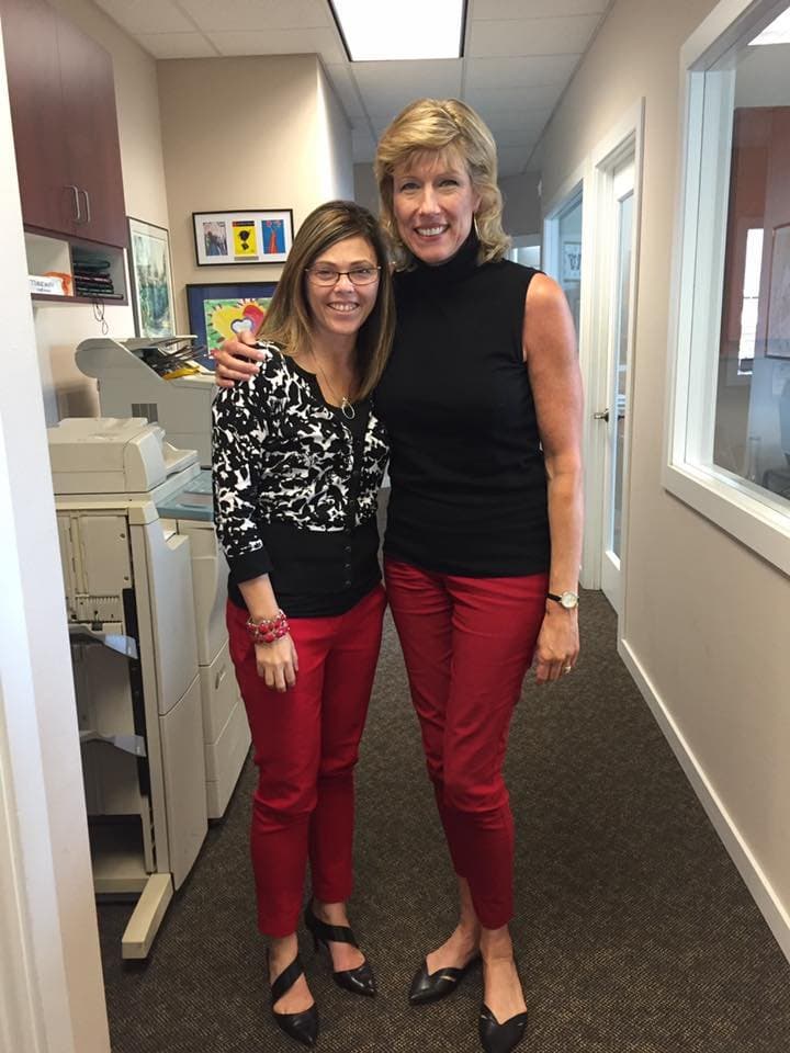 Gorgeous GILF Mary shows off her banging body