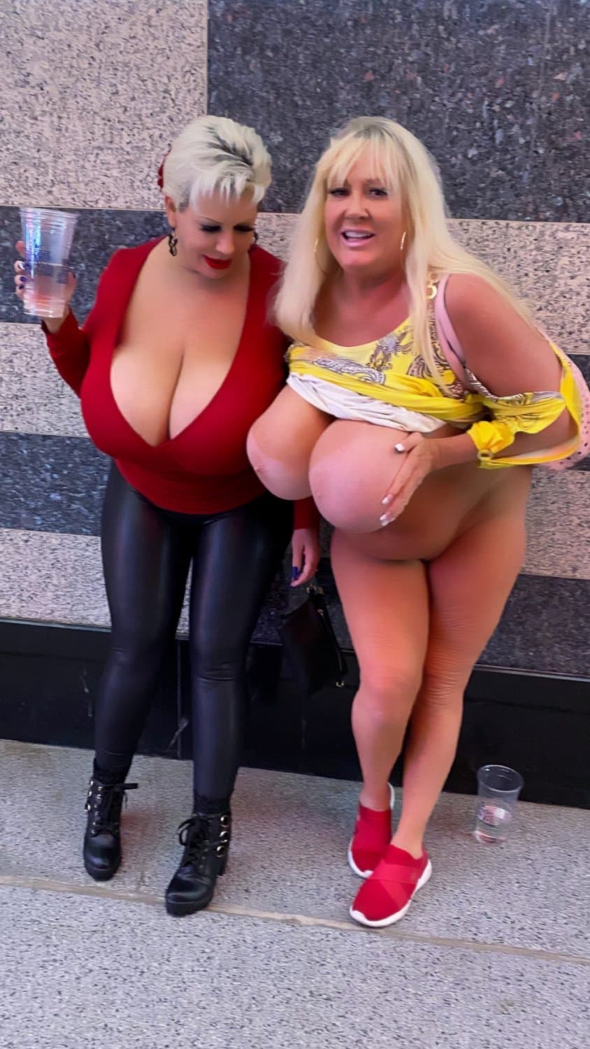 Bimbo Huge Boobs (Claudia)