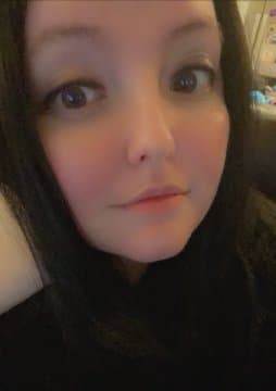 Kittenblushes on snapchat wants to be a permanent webslut. She wants to be shared and scared