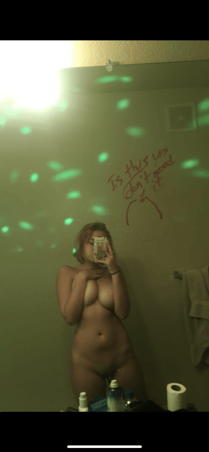 Discord slut didn’t realize she posted her nudes in a public channel