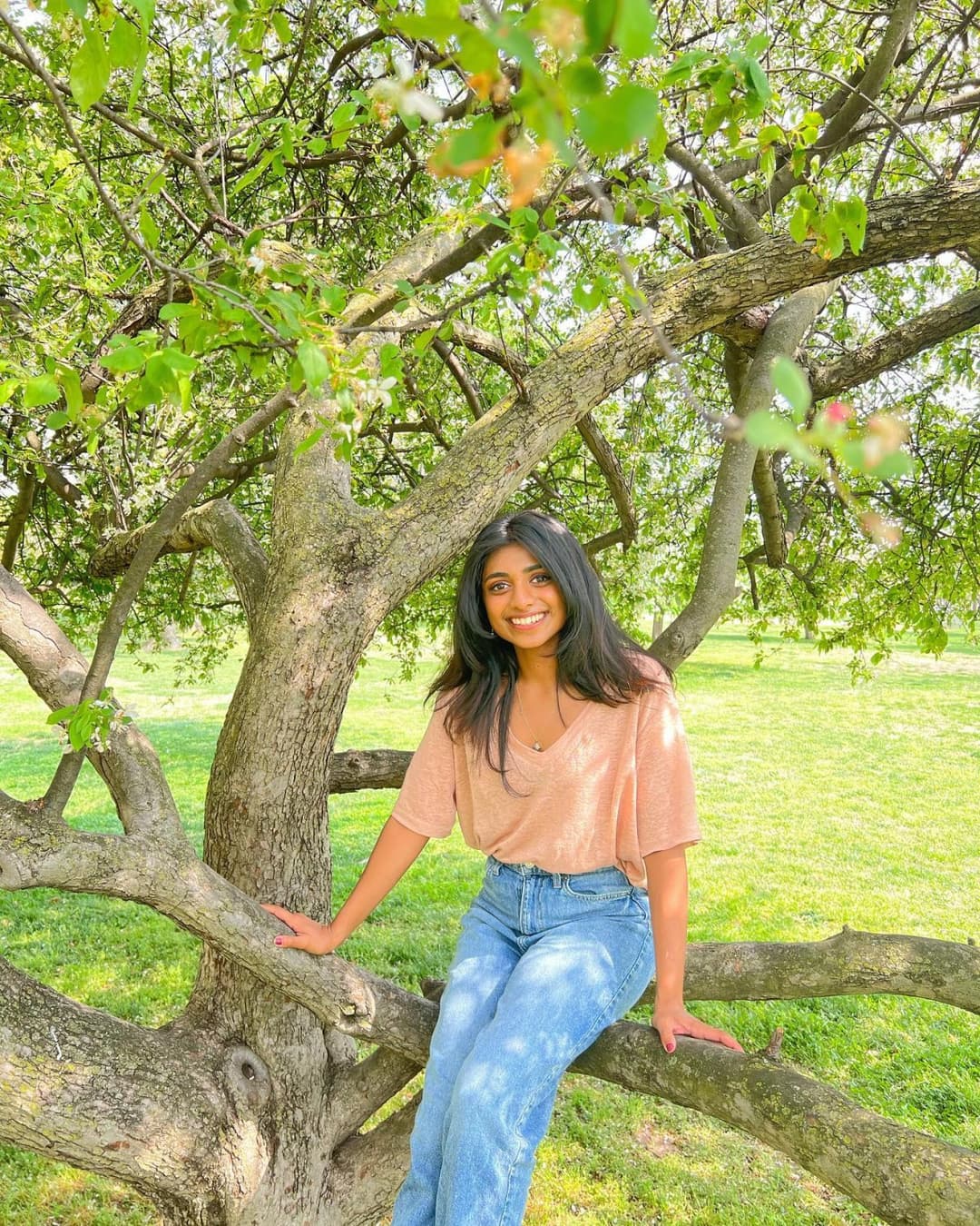 Traditional Kuwait Immigrant Sheethal Shares Tits In Confidence