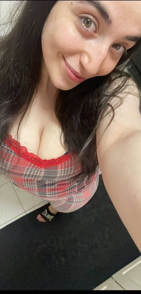 Aussie Busty Hijab Muslim Blowjob