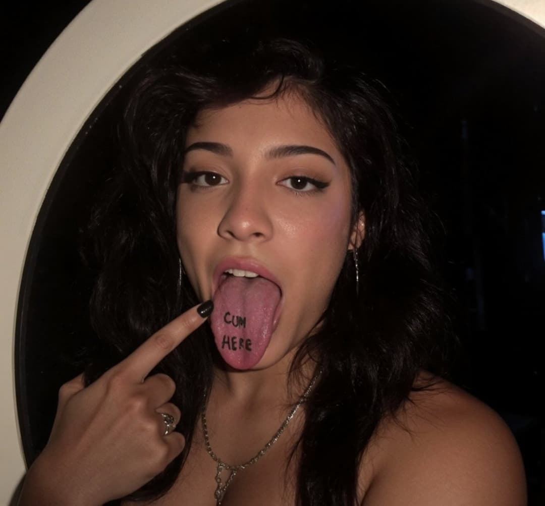 Cinna, The Chubby Streaming Whore