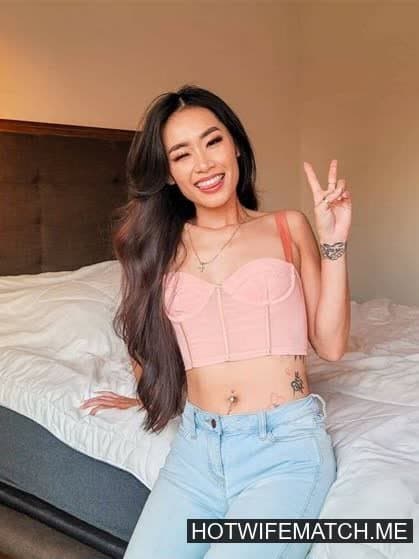 Filipina Hotwife Fucks Stranger While Hubby Records - Creampie Leak