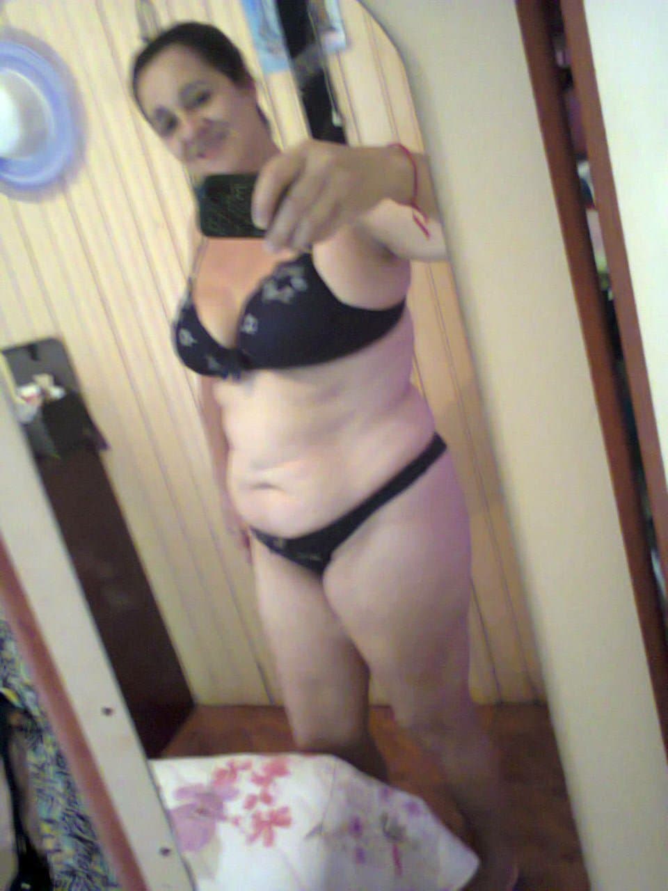 hot granny 68 yo slut whore bitch mom. vovo putona mamae rabuda rita Vi3ir@