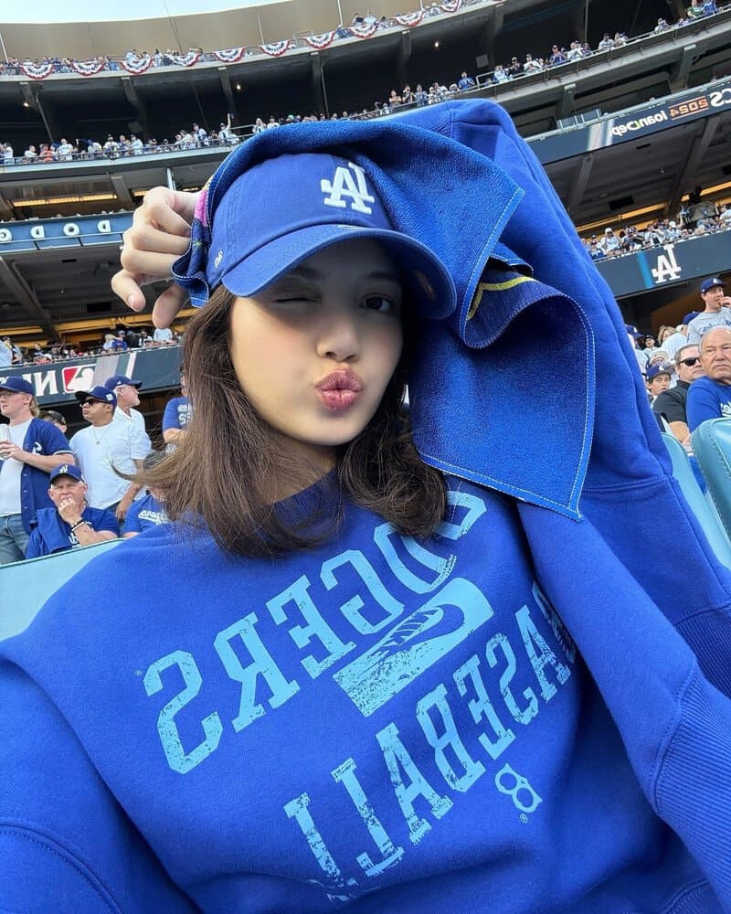 241105-LISA-Instagram-Update-documents-8