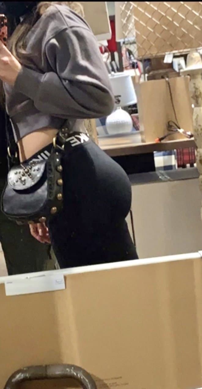 Some of the hottest sisters to exist ?