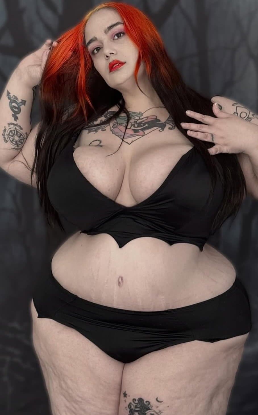 Click to view full size Bbw goth big legs