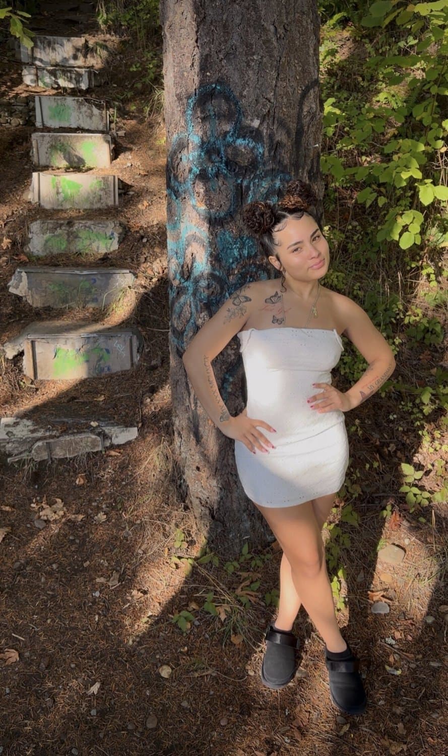 ZariahSkyy naked outside in public