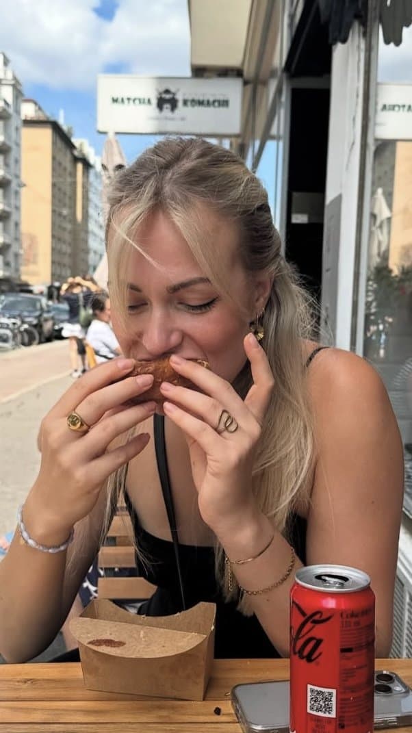 Young german slut earns money as escort / junge deutsche schlampe verdient ihr Geld als Escort