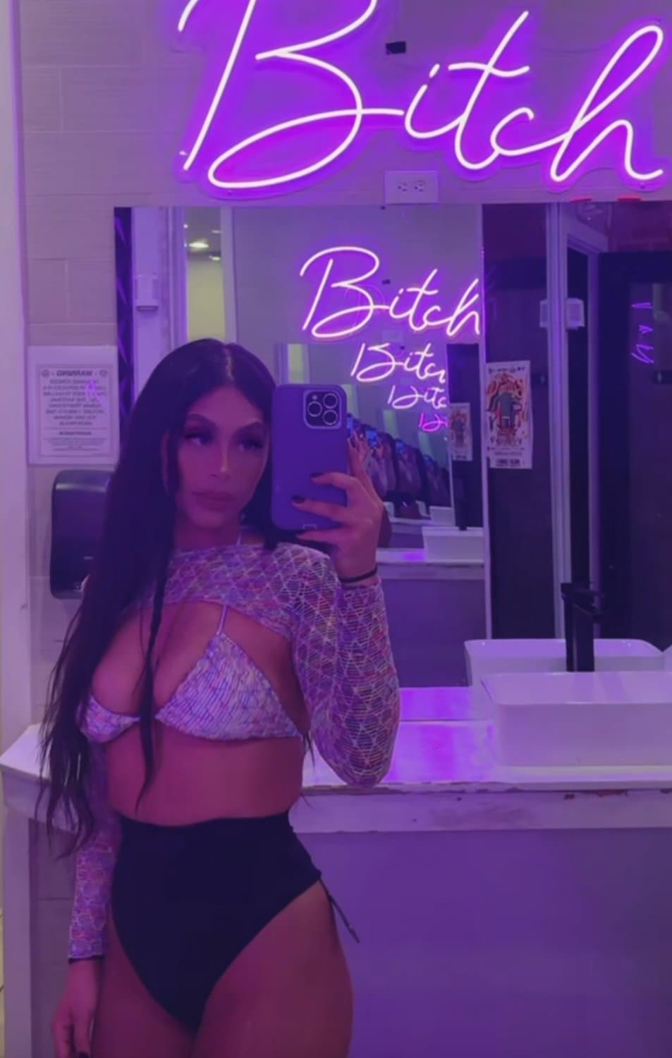 Sexy Latina MILF, Pregnant, Feet, Fit, Comments Welcomed.