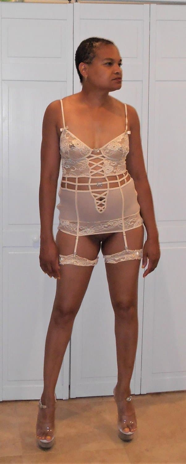 Hot New York Escort Nicole Sky.Showing off Her tight pussy and sexy body ❤️