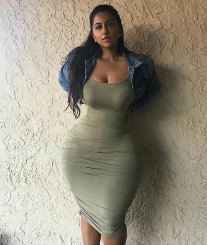 Click to view full size Thic Desi goddess