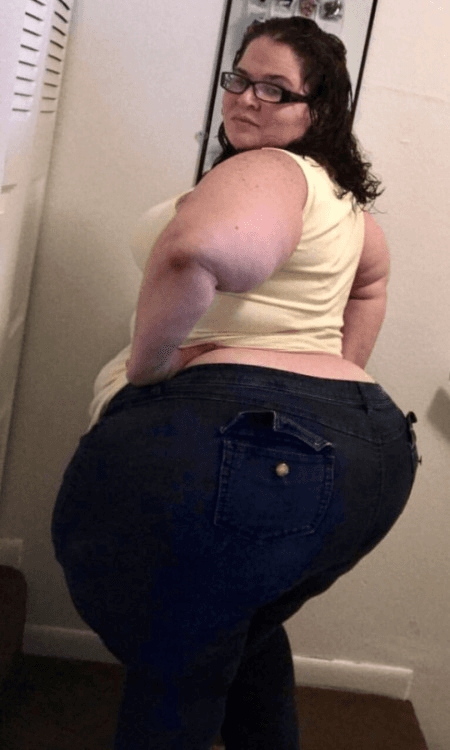 M3Ga BoOty maTur3 Mami C@NdI!